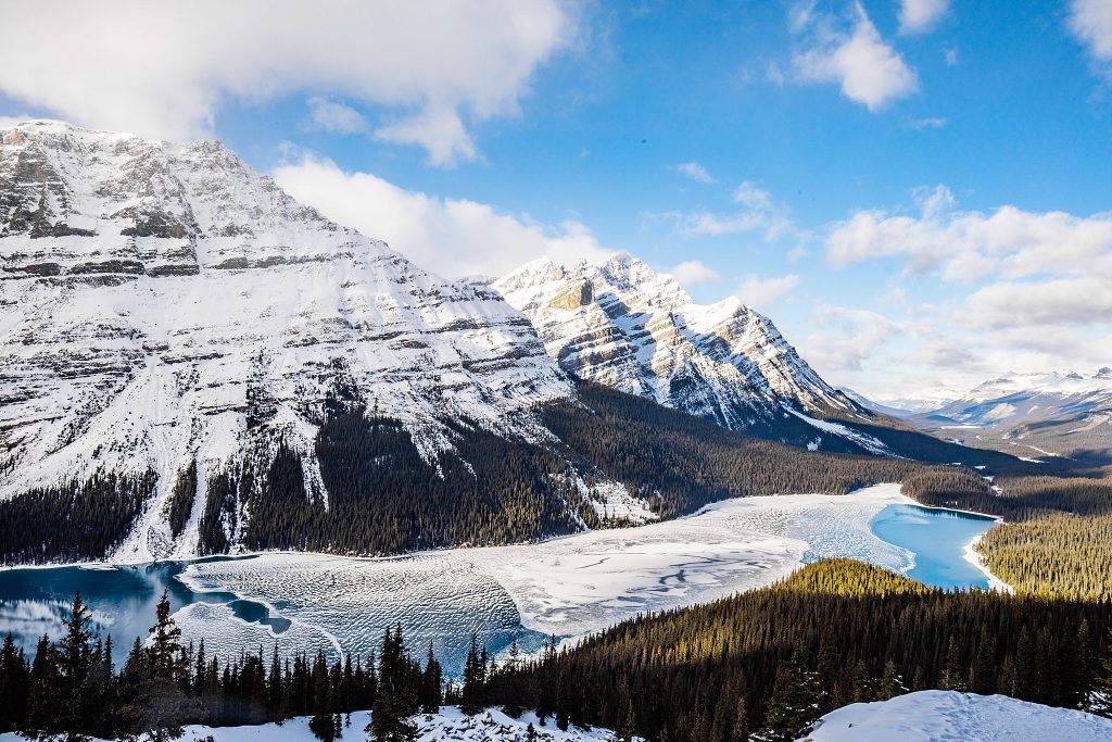 Peyto Lake Viewpoint (Bow Summit) & Icefields Parkway in the Winter ...